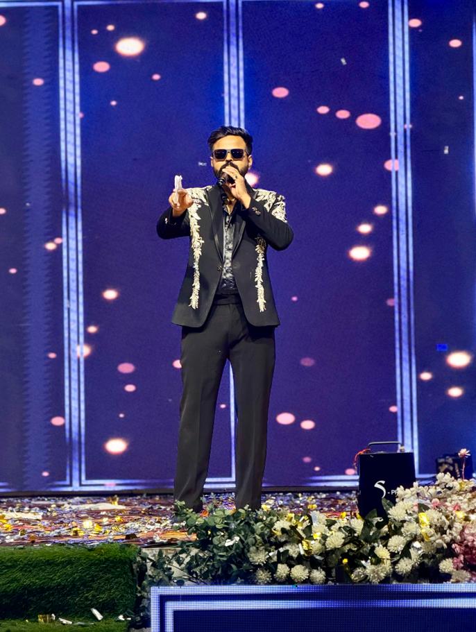 Samar Singh hosting live
